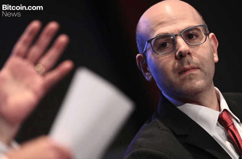  Fed Governor Stephen Miran Calls for ‘Large’ Rate Cuts Amid Rising Jobless Data