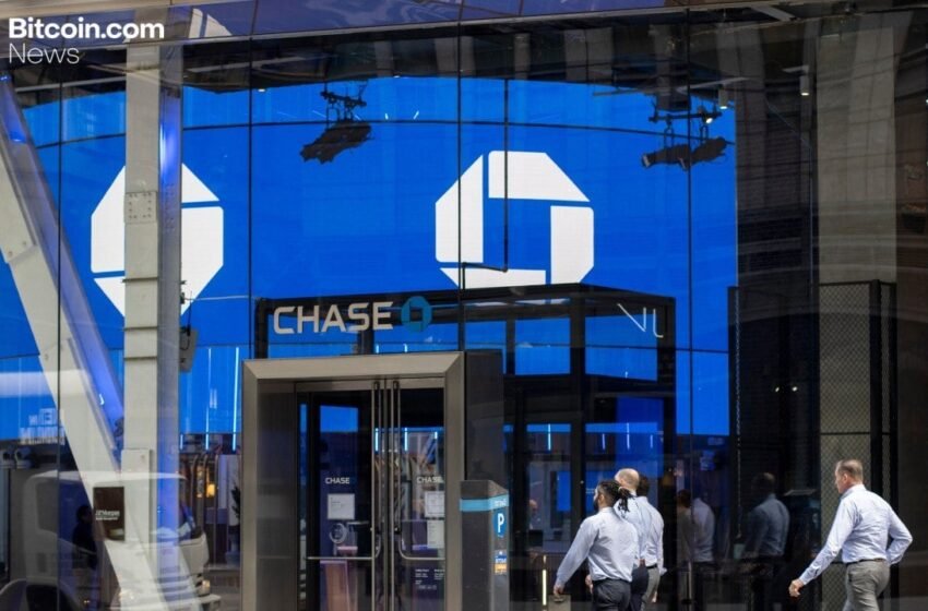  JPMorgan Closes Strike CEO’s Accounts With No Reason Given—‘It Was Bizarre’