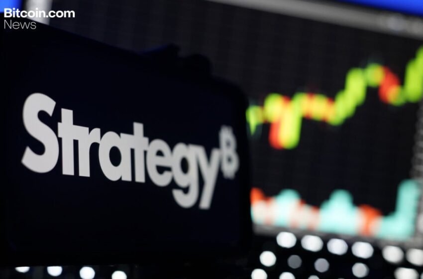  Strategy Holds Nasdaq-100 Slot—Saylor Says ‘Bitcoin Hoarding Will Continue’