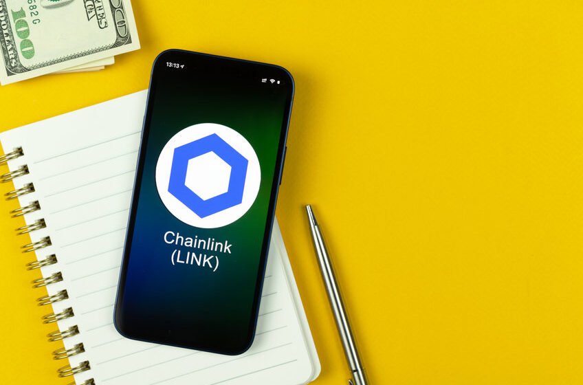  Chainlink price analysis: reserve growth and whale accumulation shape LINK outlook