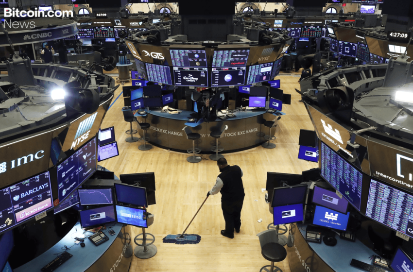  US Stocks Slip Late as Oil Rises, Fed Signals and PCE Data Loom