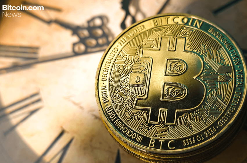  Indicators Show Buy Bias as BTC Nears Decision Zone