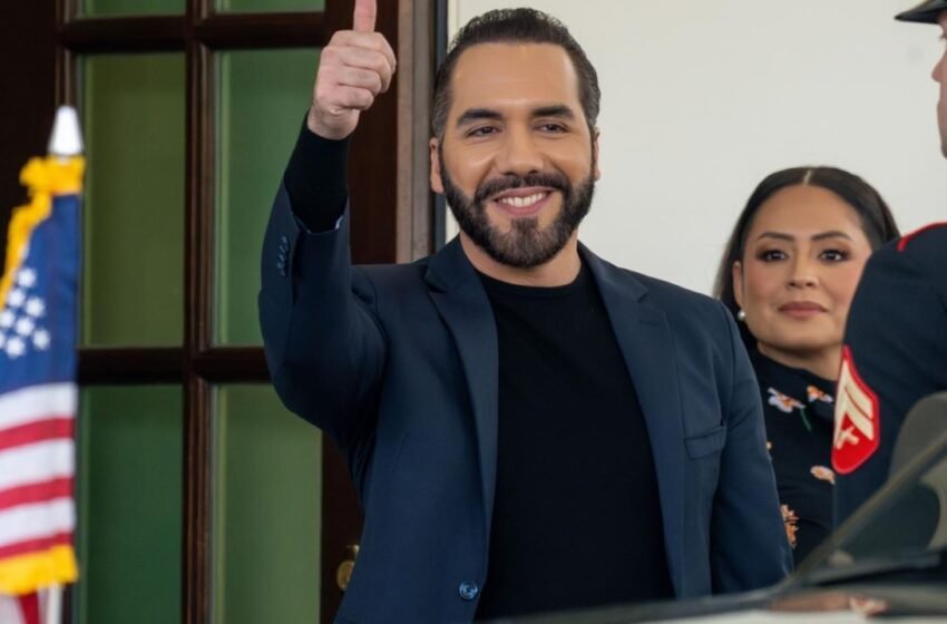  El Salvador Buys the Dip as Bitcoin Slides Under $66,000, Reserve Nears 7,600 BTC