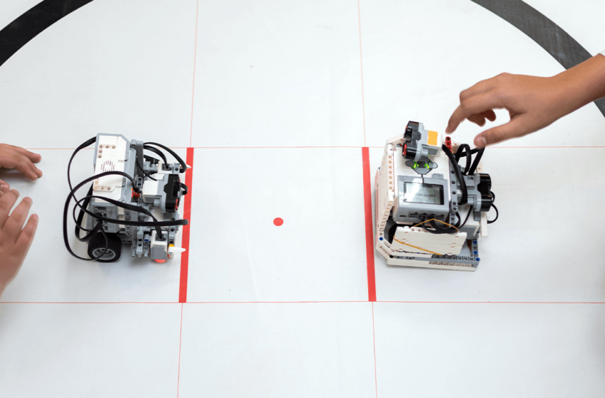  After 100 Hours of 3D Printing, a Student Built a Modular Arm for His Sister