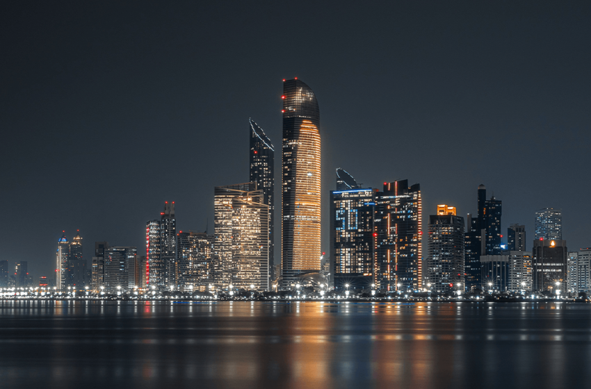  Coinbase Builds Abu Dhabi Hub to Put Global Stocks Onchain – Bitcoin News