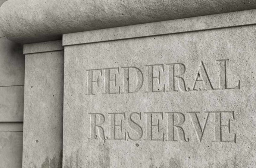  Fed Hike Bets Crack as September Hold Odds Storm Into Lead