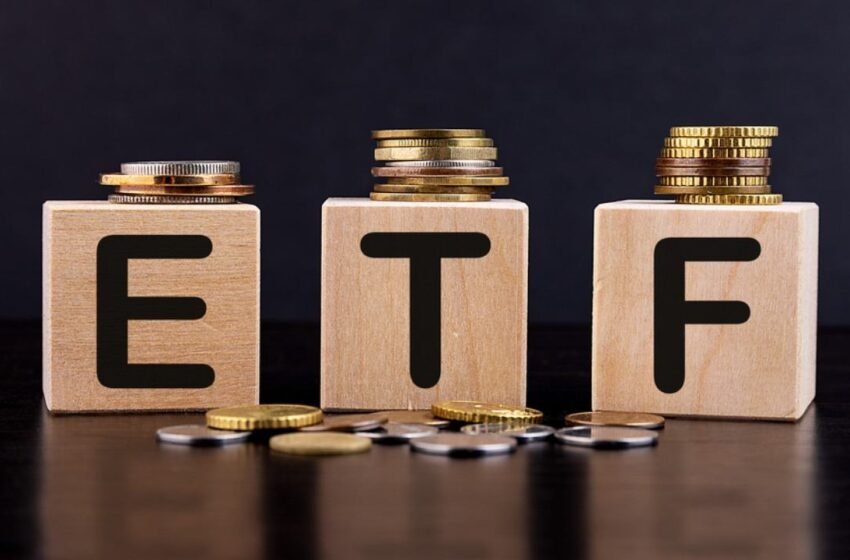  Fidelity, ARK Lead $131M Bitcoin Outflow as Ether, XRP ETFs Gain