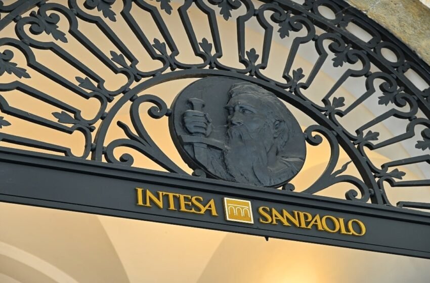  Intesa Sanpaolo Cuts BTC ETF Stake by 94%, Triples Staked ETH Position