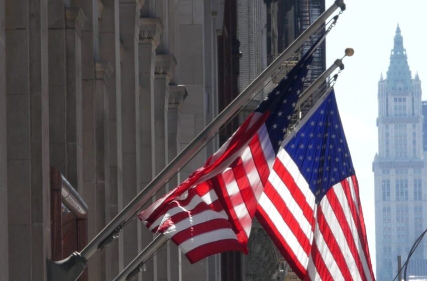  New York Warns of Fake Crypto and AI as Scam Losses Hit $8 Billion