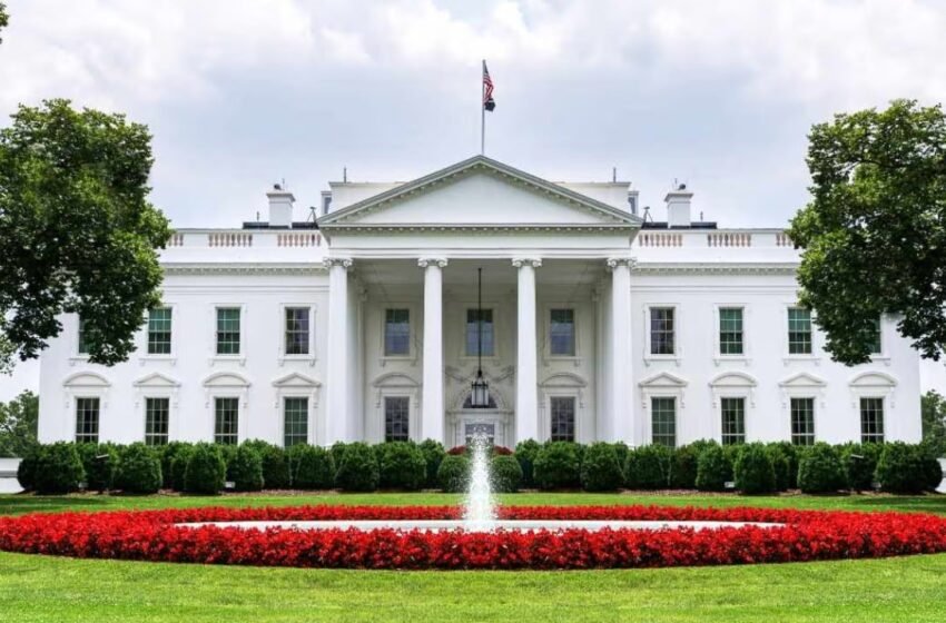  Trump Hosts Top Crypto CEOs at White House as US Weighs Bitcoin Buy